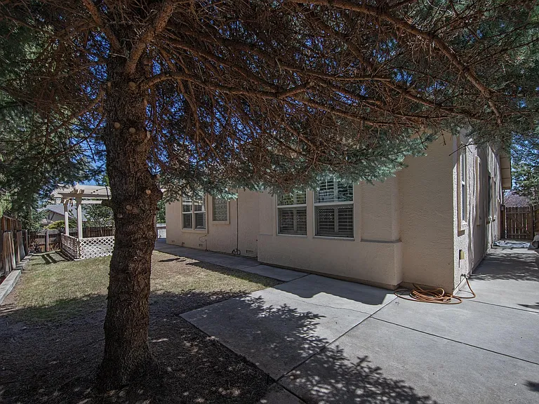 4798 Village Green Pkwy — Photo 35