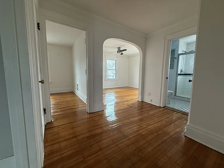 1048 Monroe Ave — Photo 6