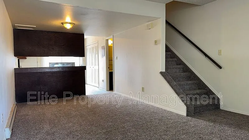 2 bed, 1.5 bath, 952 sqft, $1,150 — Photo 3