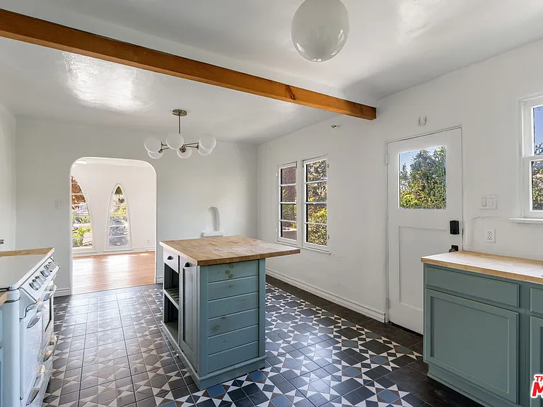 4018 Berenice Ave — Photo 3