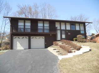 1470 Cooper Rd, Hoffman Estates, IL 60169