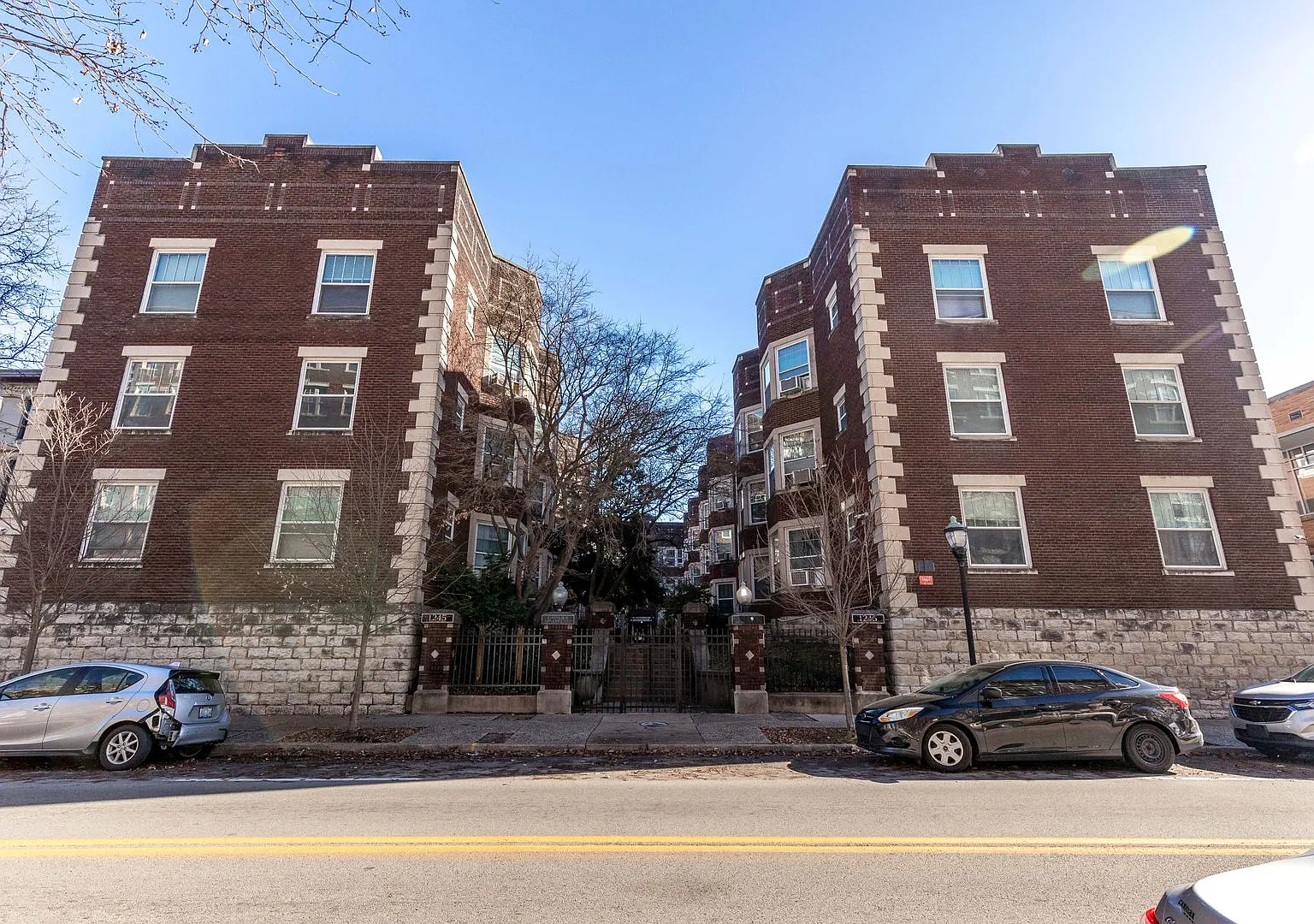 Cavalier Apartments — Photo 2