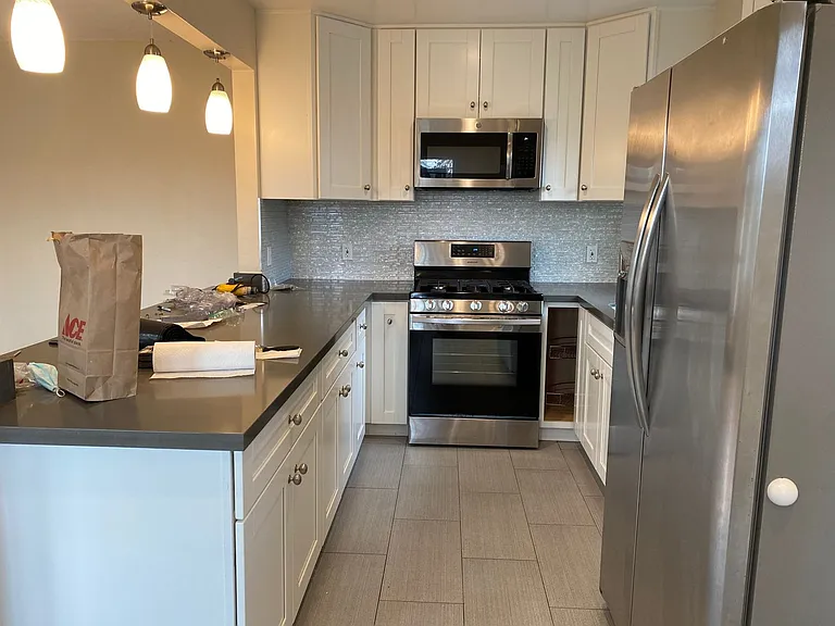 619 Poirier St — Photo 10