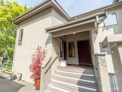 6644 Park Point Way NE #D-210, Seattle, WA, 98115