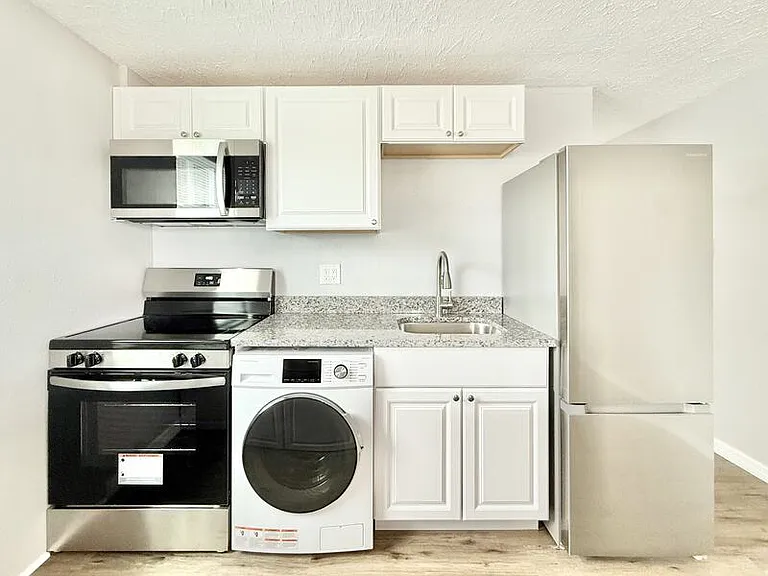 638 180th Ave E #1 — Photo 11