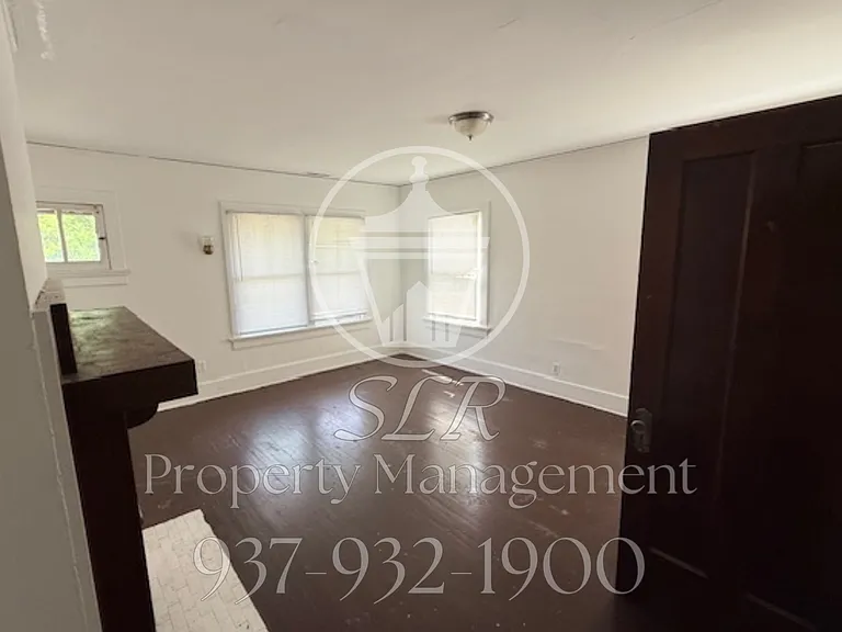 1011 N Broadway St — Photo 3