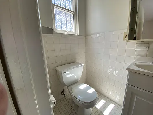 Rented by One New York Realty Inc | media 9