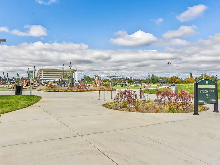 Crescent Park — Photo 26