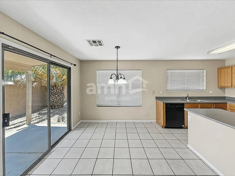 2256 E Hazeltine Way — Photo 5