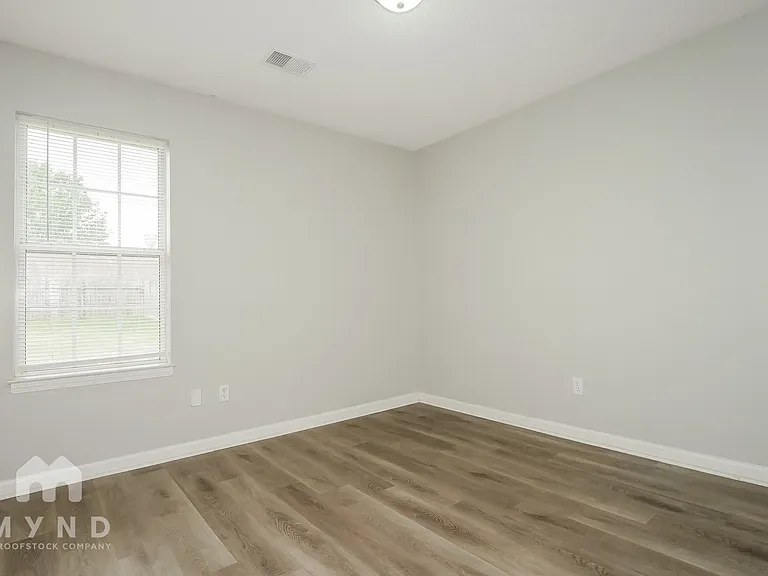 7357 Lee Ann Dr — Photo 17