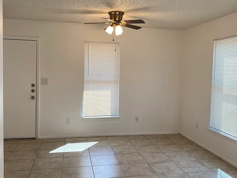 2917 John F Kennedy Dr — Photo 3