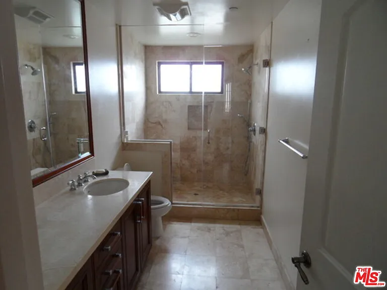 1120 21st St #1 — Photo 9