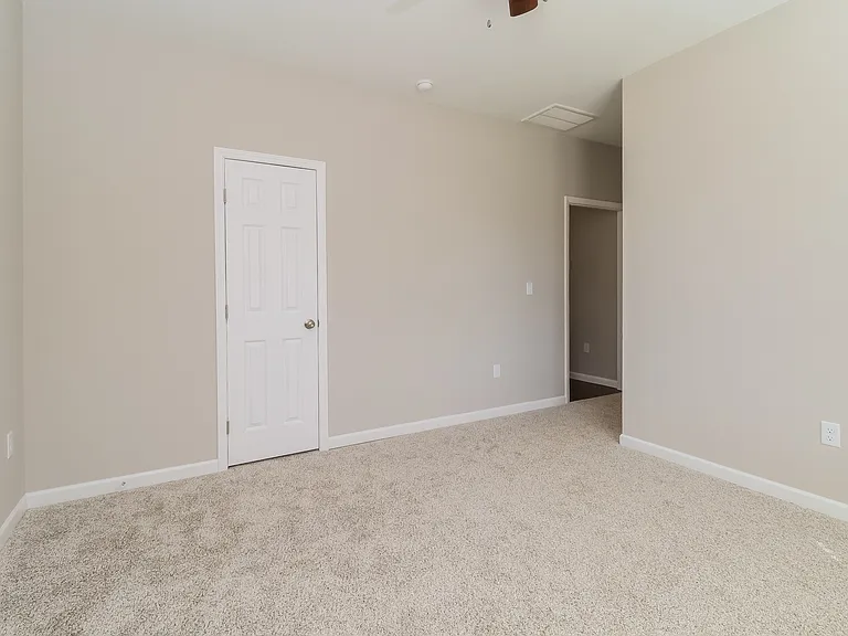 216 Sycamore Cove Rd — Photo 9