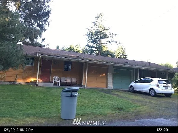 770 780 Decker Avenue photo 1