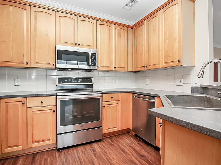 400 N Church St #414-1 — Photo 30