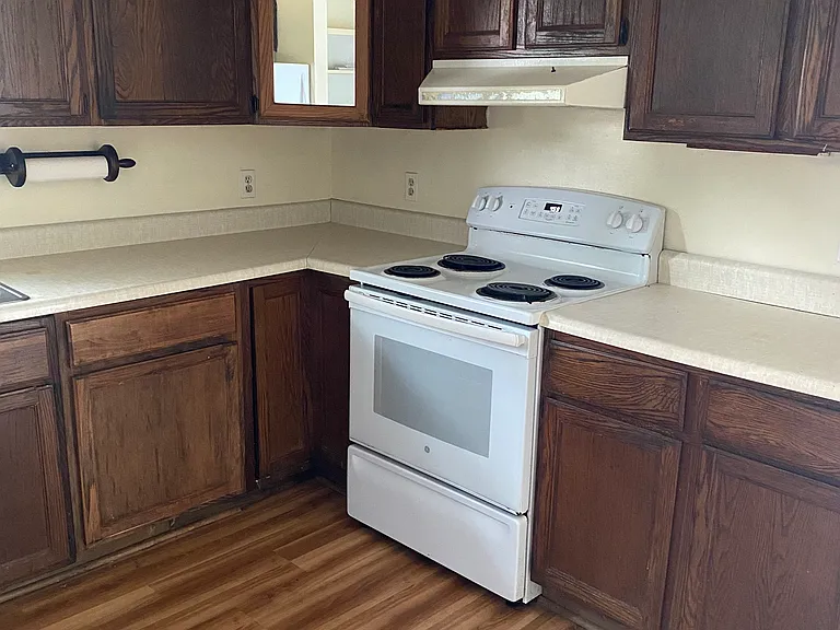 1072 W Colon Rd — Photo 5