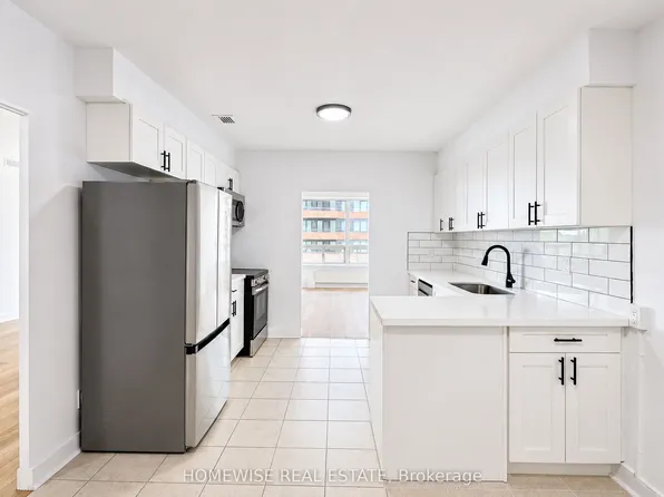 2500 Bathurst St, Toronto, ON