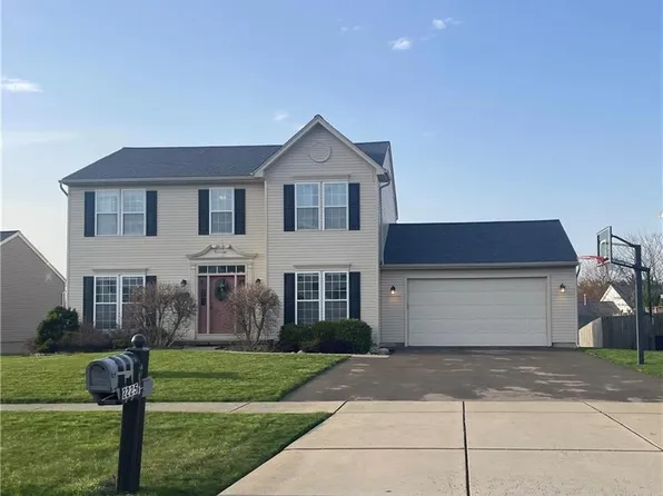 2225 Hunters Hollow Ln, Lake View, NY 14085