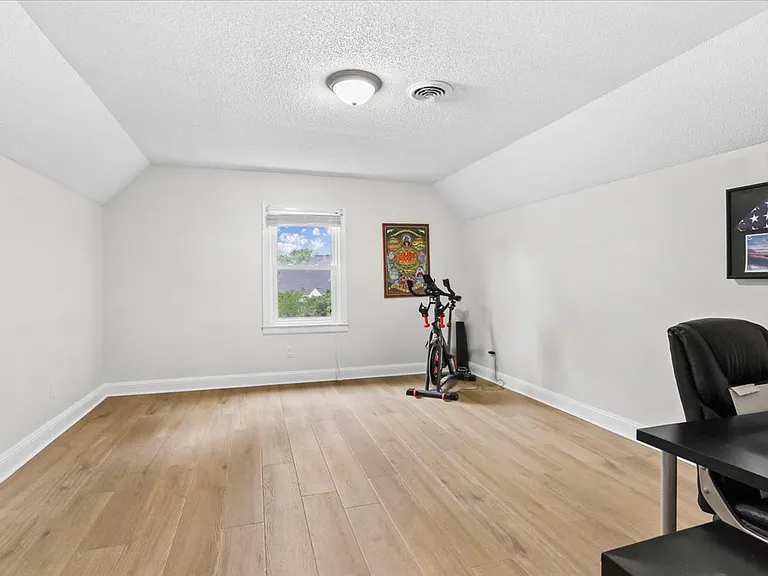 104 Tracy Pl — Photo 22