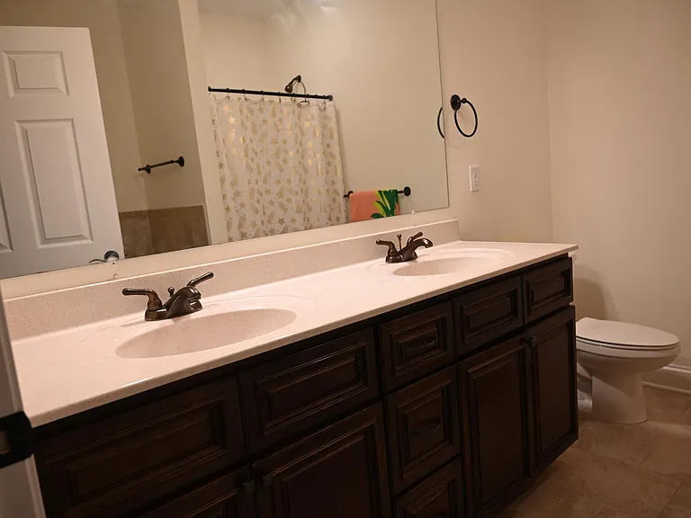 140 Aynsley Ln — Photo 15
