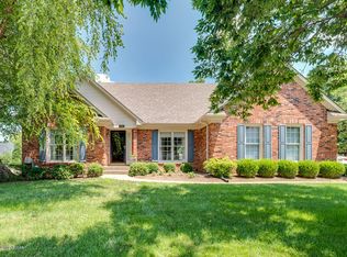 1405 Autumn Ridge Rd, Lyndon, KY 40242