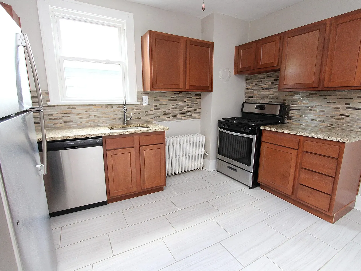 2 bed, 925 sqft, $1,475 — Photo 4