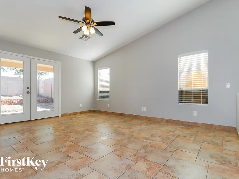 22938 W Yavapai St — Photo 3