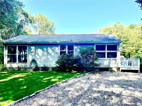 8 Presque Isle Trl, Narragansett, RI 02882
