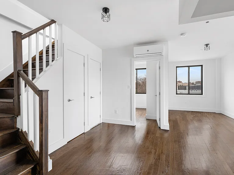 98 Patchen Ave #4B — Photo 1