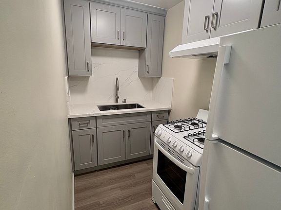 2nd image of 1001 Madera Ave #3