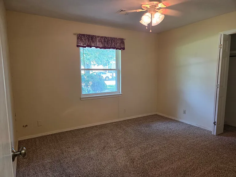 1242 SE Saddle Ln — Photo 9