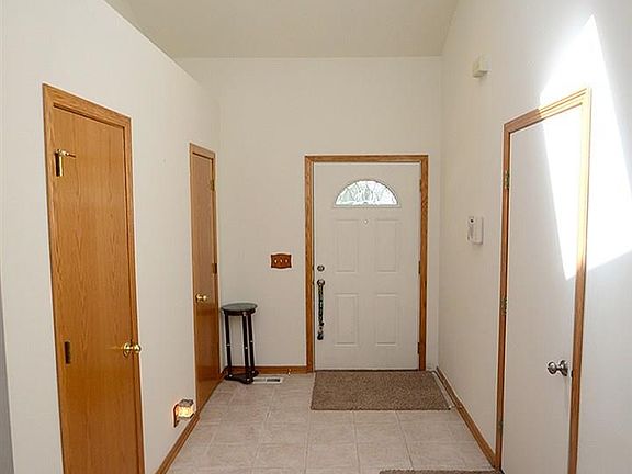 3rd image of 15702 Timberlane Dr