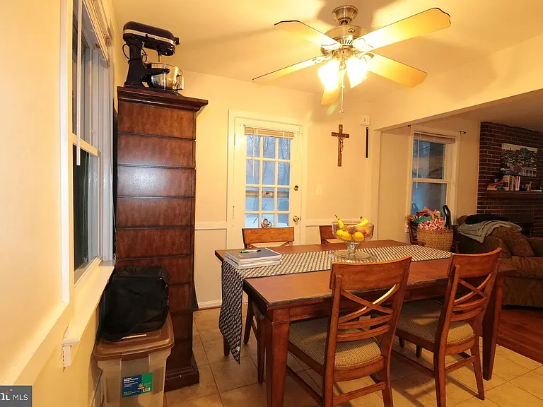 13904 Mills Ave — Photo 6