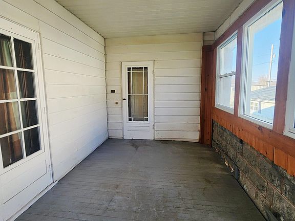 5th image of 430 W Maple St