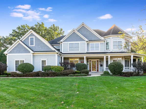 1755 Banchory Ct, Downers Grove, IL 60515