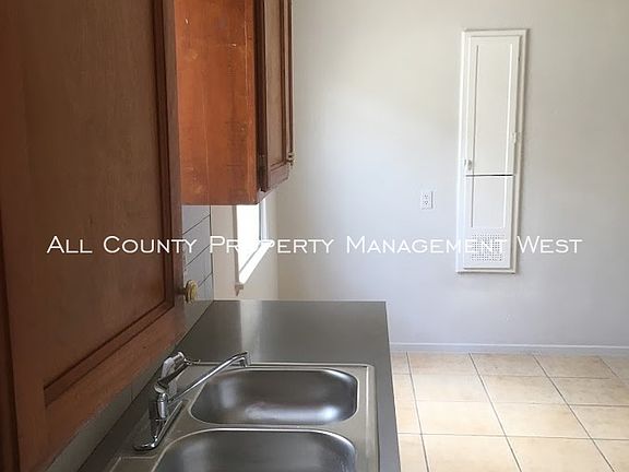 3rd image of 8609 Elm St