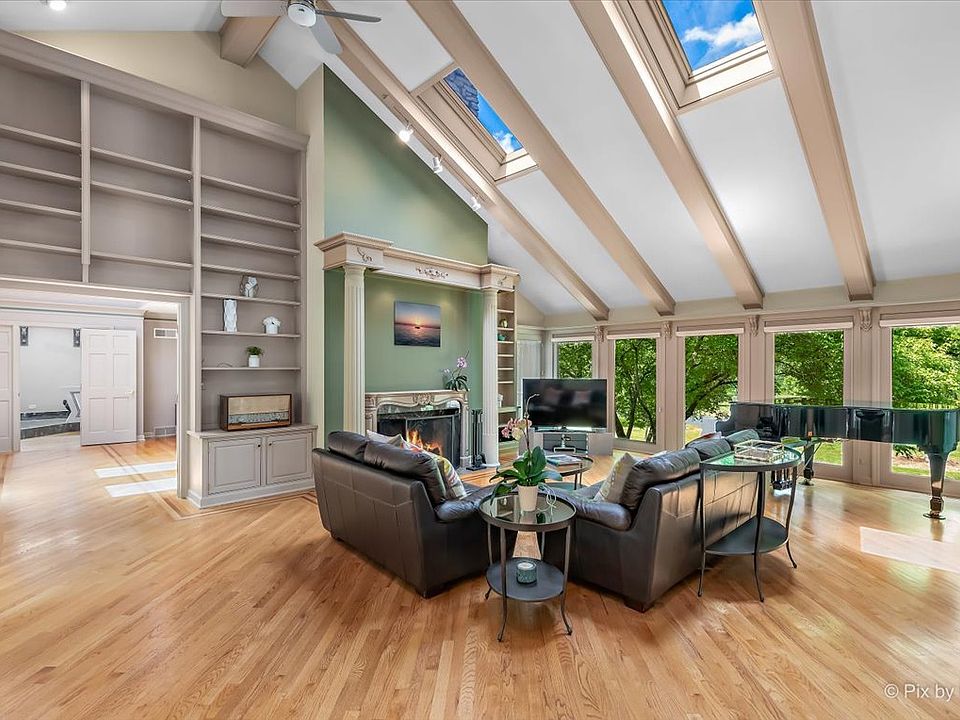 1088 Center Dr, South Elgin, IL 60177 MLS 11658182 Zillow