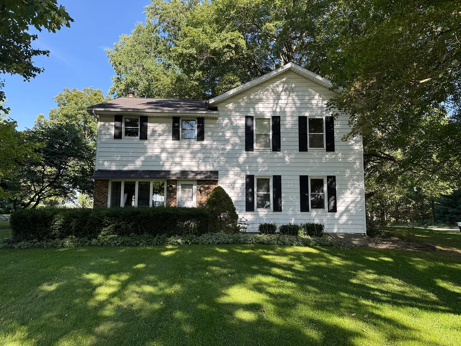 7 bed, 2.5 bath, 2724 sqft, $2,495 — Photo 1