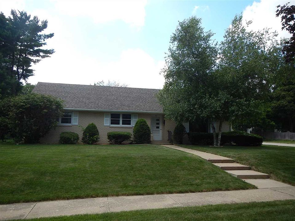1st image of 812 James Ave