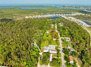 10046 Bayshore Dr, Naples, FL 34112