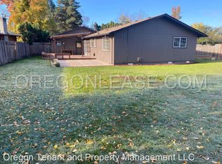 433 64th St, Springfield, OR 97478