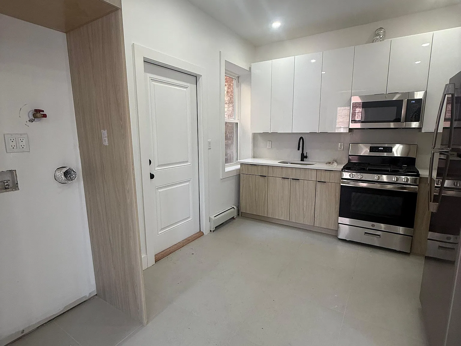 2 bed, $2,000 — Photo 1