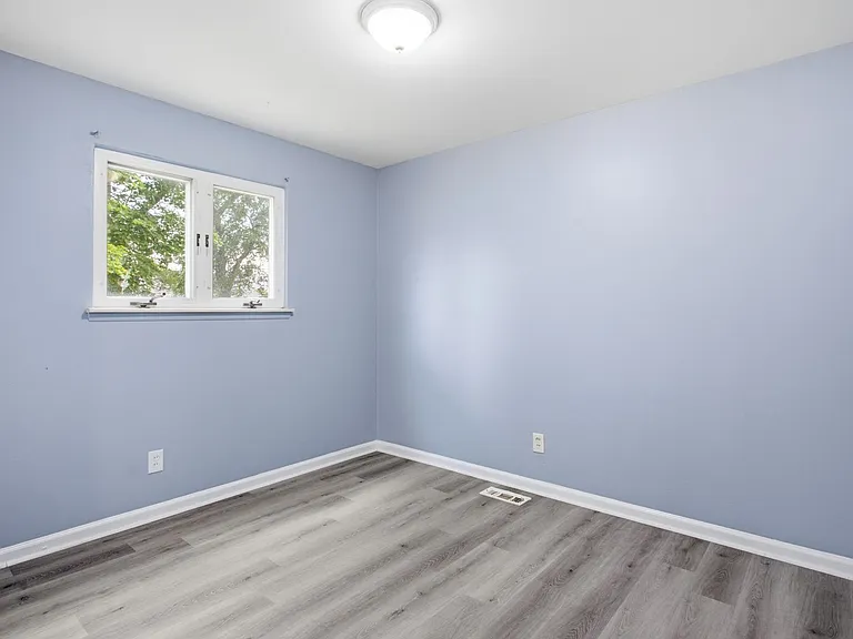 1663 Wilson Ave — Photo 11