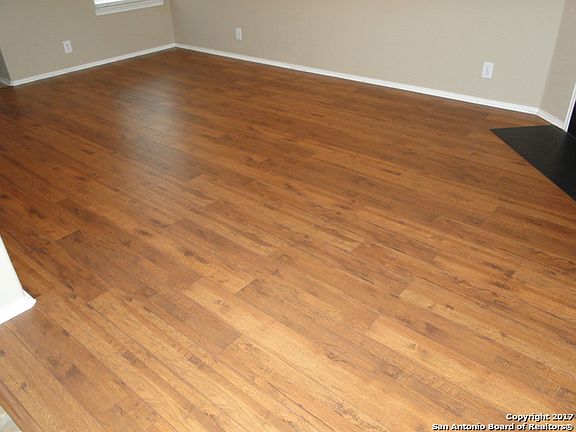 5th image of 132 Latigo Ln