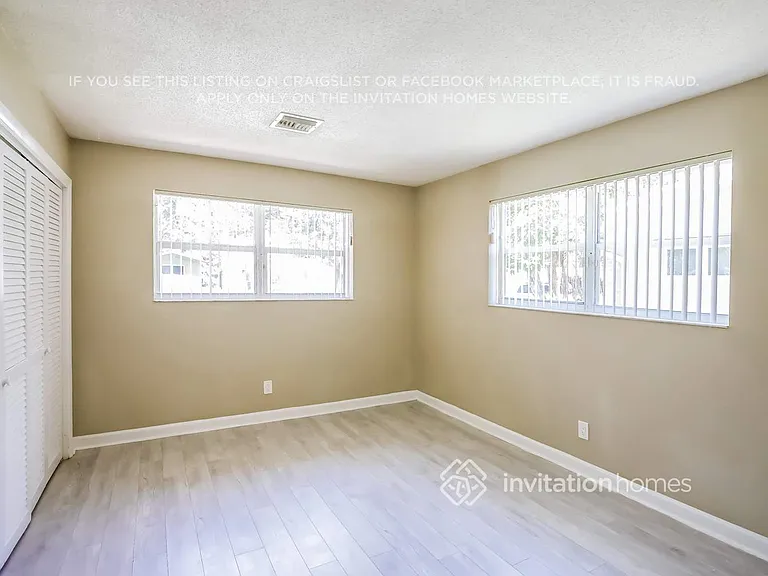 1810 N 47th Ave — Photo 13