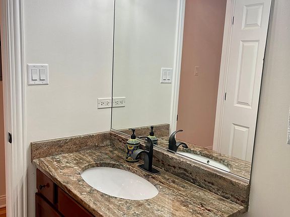 4th image of 2022 W Warren Blvd APT 3E