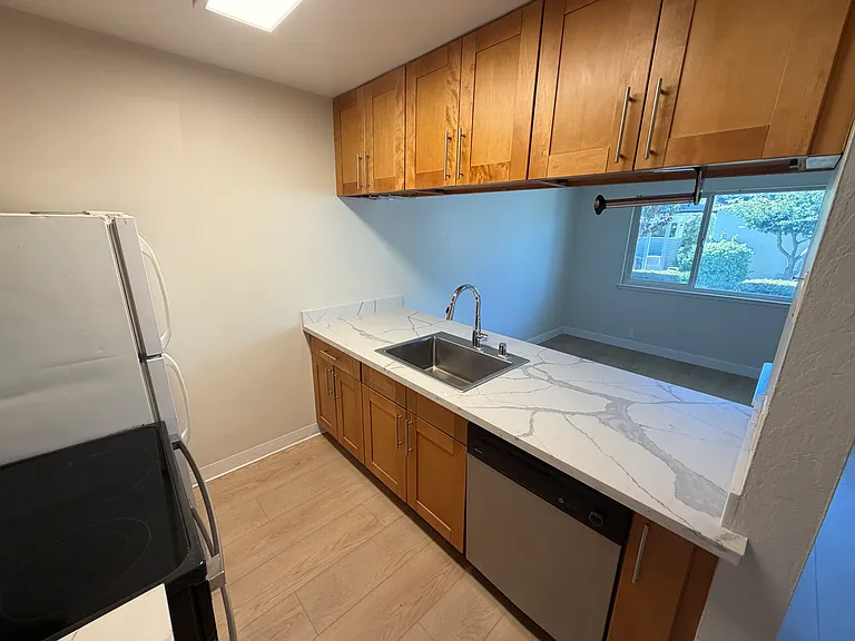 Campbell Square Apartments — Photo 12