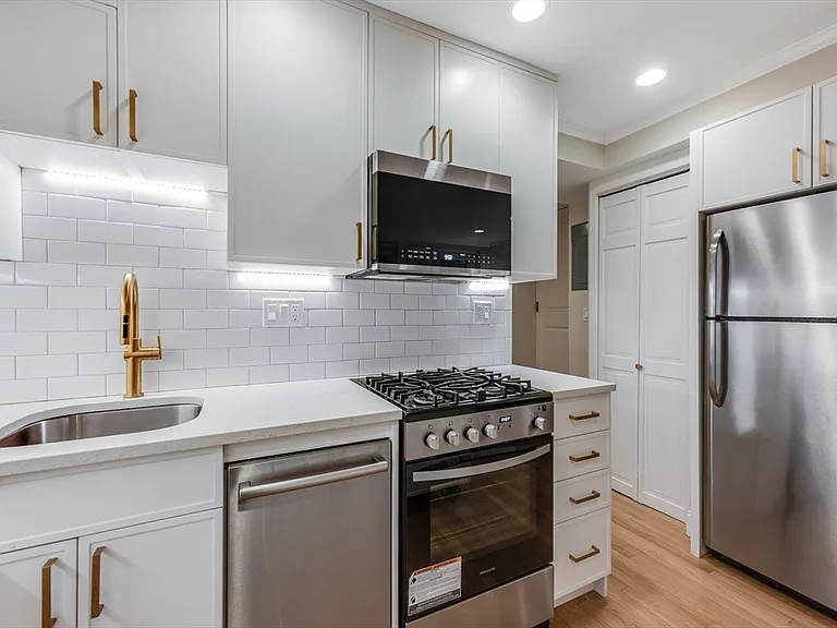 45 1/2 Garden St #45H — Photo 4