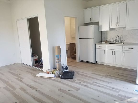 5th image of 9560 Dorrington Ave