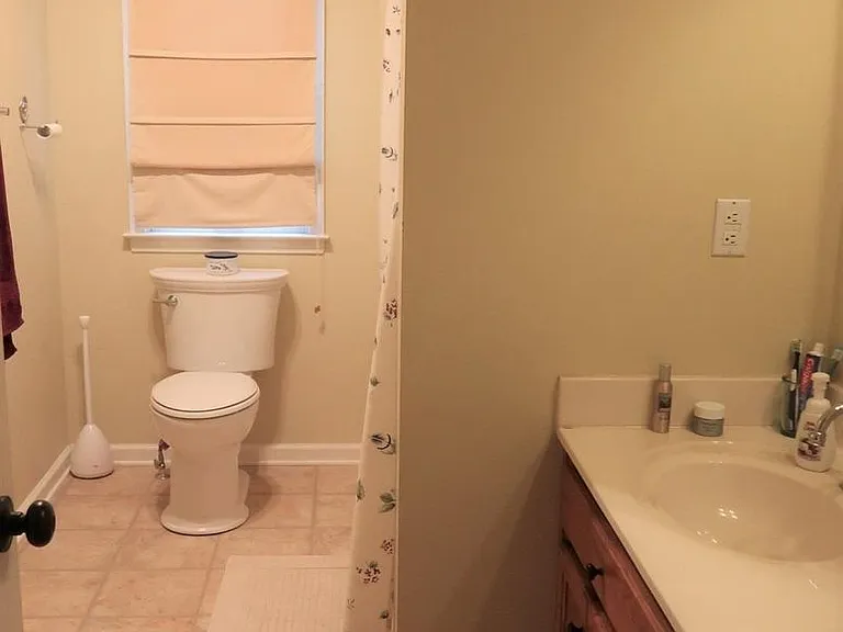 685 Tarrytown Rd — Photo 4